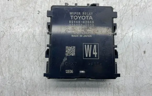 Toyota RAV 4 (XA50) Window wiper relay 8594042040