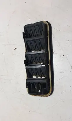 Volvo XC40 Quarter panel pressure vent 31449325 97867715