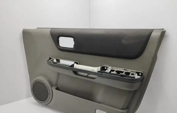 Nissan X-Trail T30 Front door card panel trim 809008H300