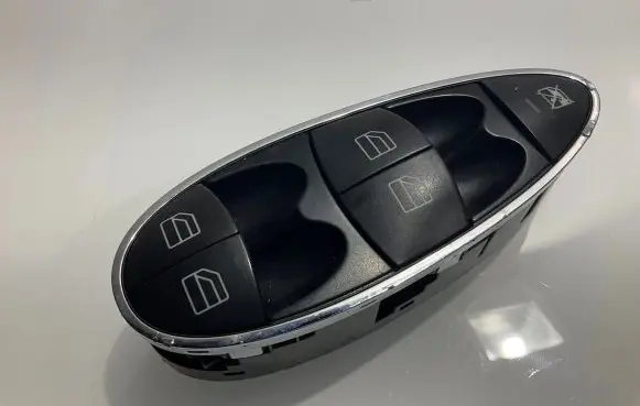 Mercedes-Benz E W211 Electric window control switch A2118213679 1430621Q02 SWF502159