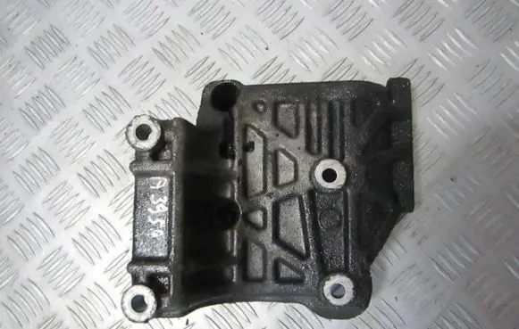 Mitsubishi Space Runner Engine mounting bracket MR360331