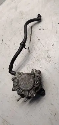 Volkswagen PASSAT B6 Vacuum pump 03g145209