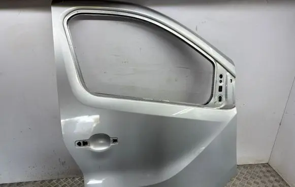 Opel Vivaro Front door