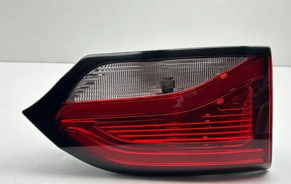 Chrysler Pacifica Tailgate rear/tail lights F00HTC409110 101518A P68228941AE
