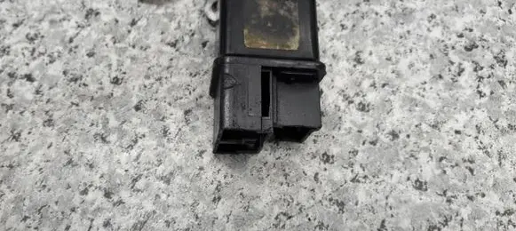 Nissan Sunny Fuel pump relay 