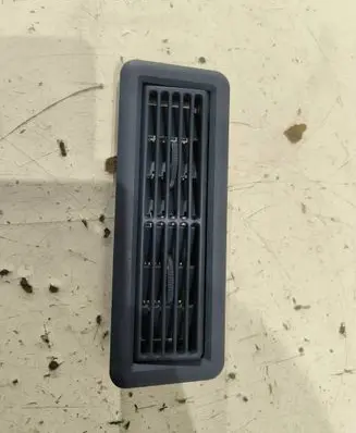 Chevrolet Suburban Air vent grill in roof 15675652