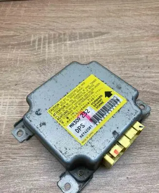 Mitsubishi Galant Airbag control unit/module MR309232 X6T42081