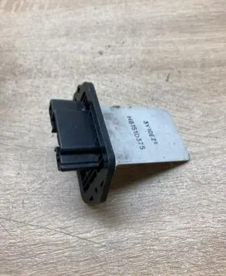 Mazda 2 Heater blower motor/fan resistor HM420040B HB151D375 3Y10E21