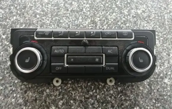 Volkswagen Golf VI Climate control unit 5K0907044BT