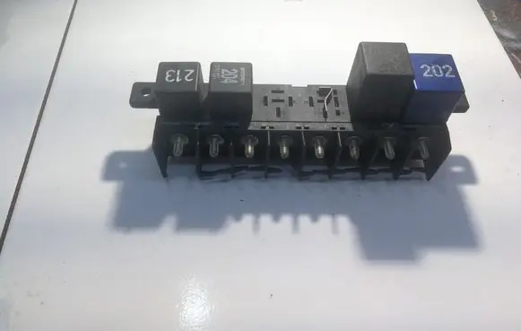 Volkswagen Golf II Fuse module NOCODE