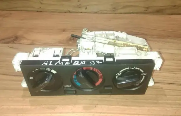 Nissan Almera Climate control unit