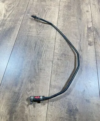 Engine coolant pipe/hose