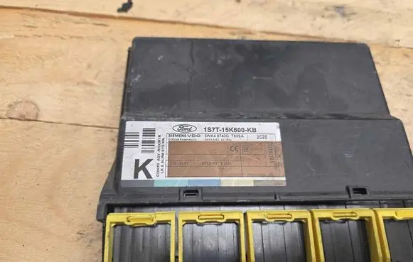 Ford Focus Comfort/convenience module 1S7T15K600KB