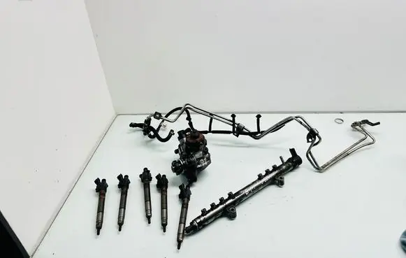 Volvo V70 Fuel injection system set 0445010681 31372081 31303238