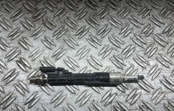 BMW 6 F06 Gran coupe Fuel injector