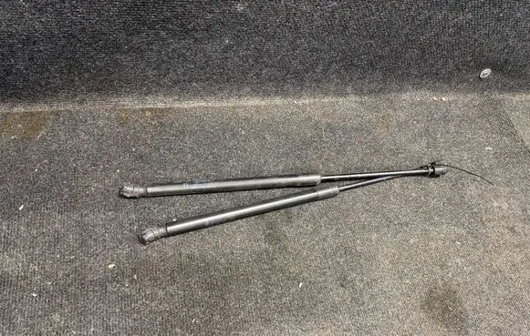 Chevrolet Camaro Front bonnet/hood damper/strut 23155754 0130N309