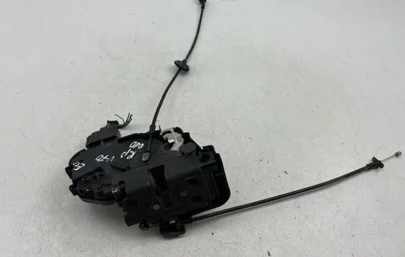 Volvo V70 Front door lock 31253674 986904104 A048317