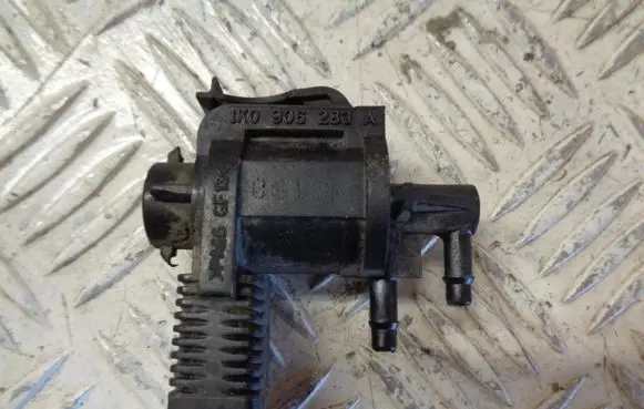 Volkswagen Caddy Turbo solenoid valve 1K0906283A