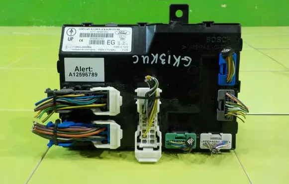 Ford Fiesta Fuse box set AV1T15K600EG BEZPIECZNIKOW