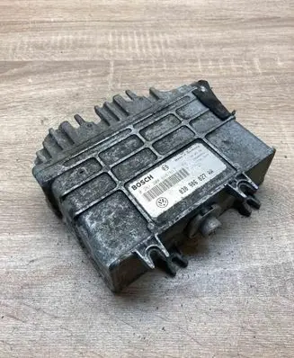 Volkswagen Golf III Engine control unit/module ECU 030906027AA 0261204616 617