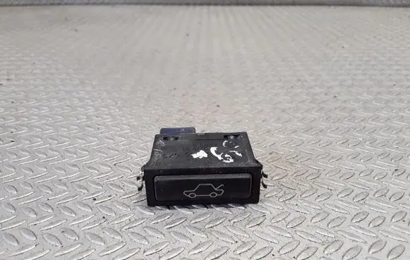 Tailgate opening switch