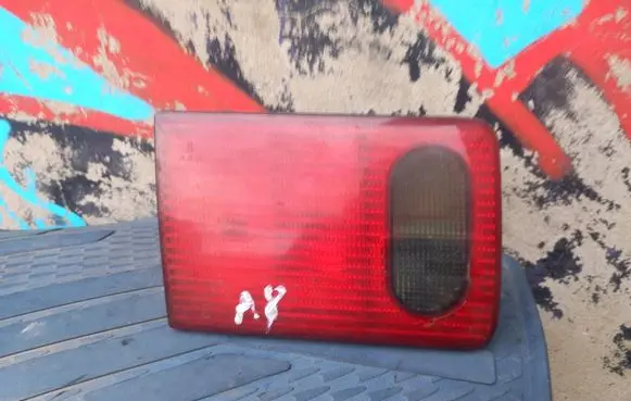Tailgate rear/tail lights