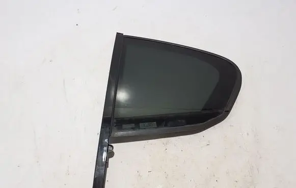 Rear side window