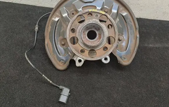 Mercedes-Benz E W213 Rear wheel hub A2055467480 A2135403805 A0004230100B