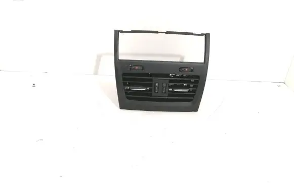 Rear air vent grill