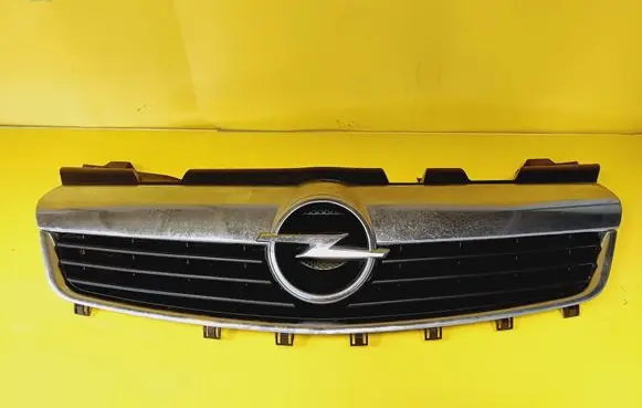 Opel Zafira B Front grill 13157590 321228108