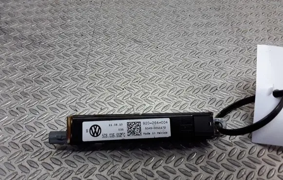 Volkswagen Jetta VI Aerial antenna amplifier 5C6035552C