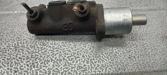 Volkswagen Caddy Master brake cylinder