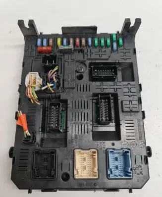 Peugeot 308 Fuse box set 28120836 F04972937 28119246