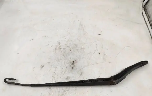 BMW X5 E53 Front wiper blade arm 7132216