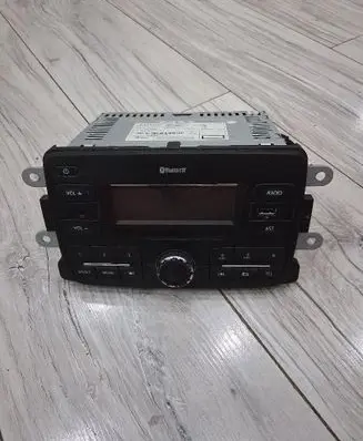 Dacia Dokker Radio/CD/DVD/GPS head unit 281154759R