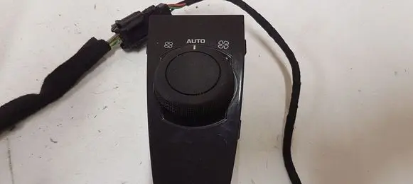 Citroen C4 Grand Picasso Interior fan control switch 9659796977