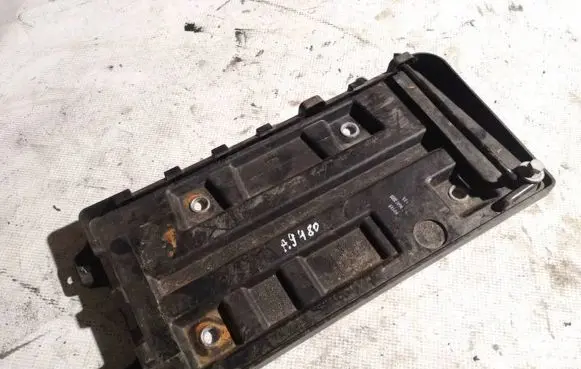 Battery bracket