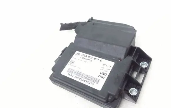 Volkswagen PASSAT B7 Hand brake control module 3AA907801E