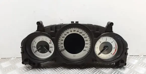Mercedes-Benz C AMG W204 Speedometer (instrument cluster) A2049004408
