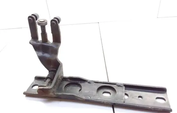 Mazda MPV Sliding door middle roller runner 