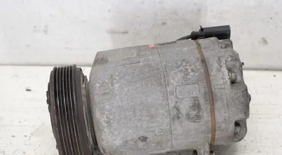 Volkswagen Golf IV Air conditioning (A/C) compressor (pump) 1J0820803G