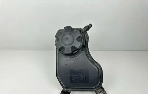 BMW 3 E90 E91 Coolant expansion tank/reservoir 10617211