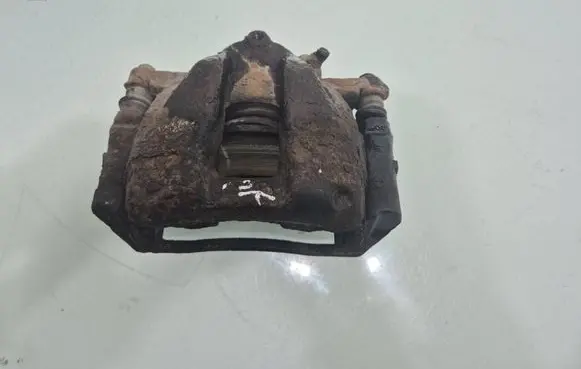 Honda CR-V Front brake caliper 