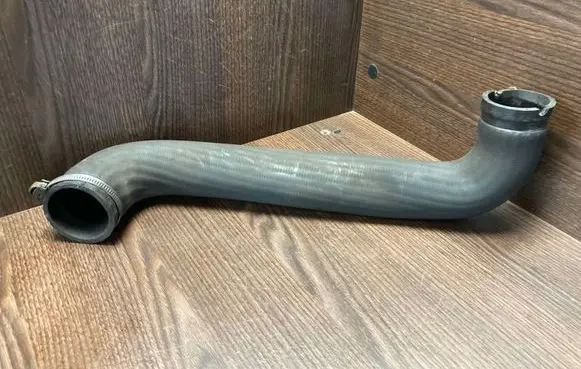 Iveco Daily 35 - 40.10 Intercooler hose/pipe 504098506