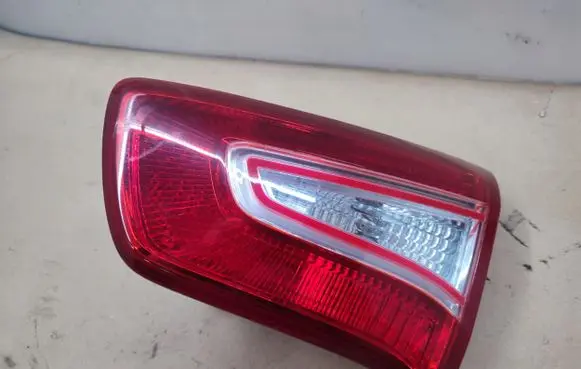 KIA Sportage Tailgate rear/tail lights