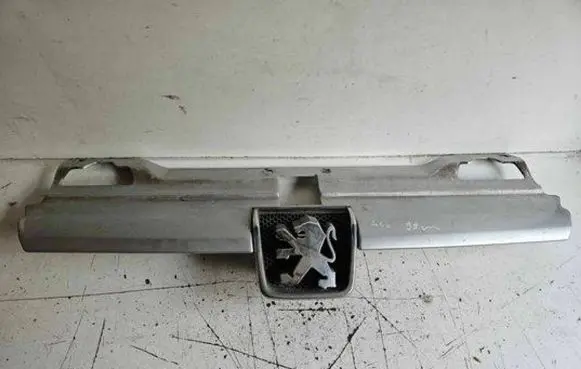 Peugeot 406 Front grill 9616258477 1851485101 TDJ05