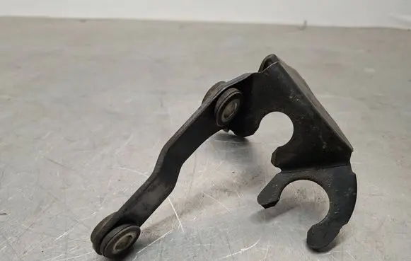 Ford Mondeo MK IV Gear shift cable bracket 7G9R7474KB