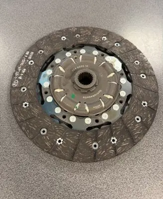 Volkswagen PASSAT B7 Clutch pressure plate 324035510