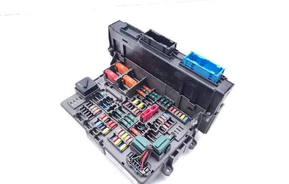 BMW 3 E90 E91 Fuse module 9119444