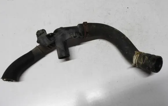 Citroen DS3 Engine coolant pipe/hose 9684589080